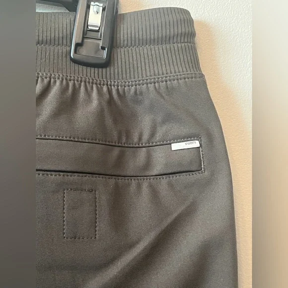 Vuori Meta Elastic Waist Pants Men’s Size Medium Performance Army Green EUC - Picture 3 of 6